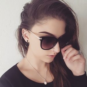 Meet your Posher, Mallory